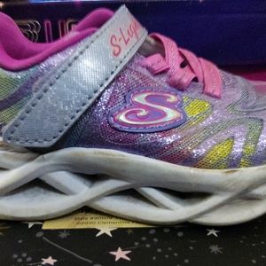 Girls Skechers Glittery light ups size 8